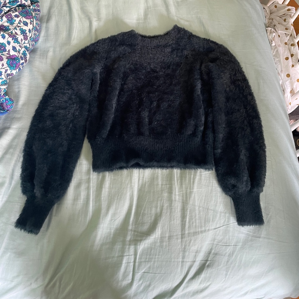 Sunday best super fuzzy green blue cropped sweater size XS Aritzia